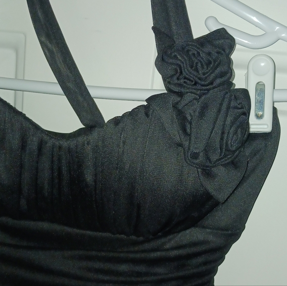 Speechless Black Pleated Dress with rosettes/Sz M - Picture 2 of 4